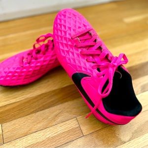 Girls Soccer Nike Cleats!! ⚽️🌸